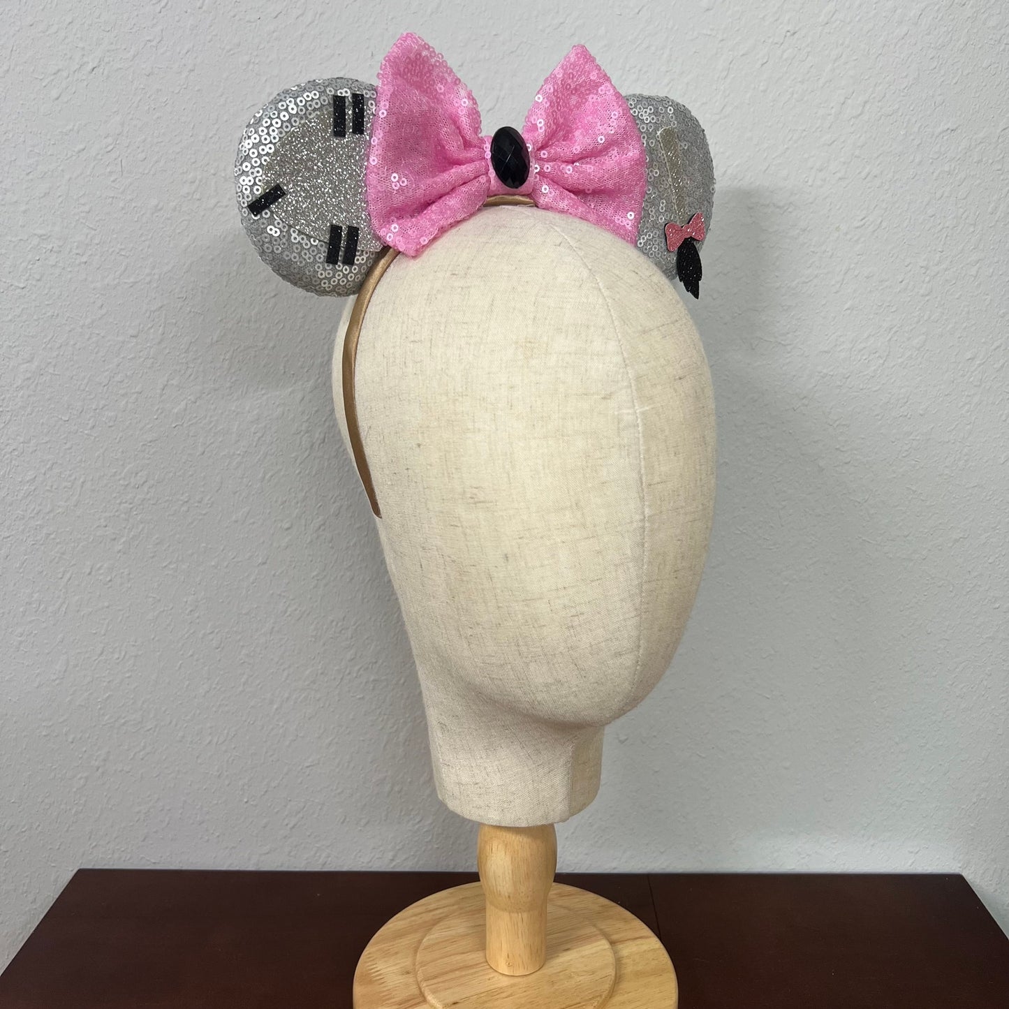 Characters - Gloomy Gray Mouse Ears